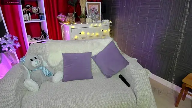 Snapshot of Queen_baby chatting on December 31, 2:40 am Queen baby online show from December 31, 2:40 am