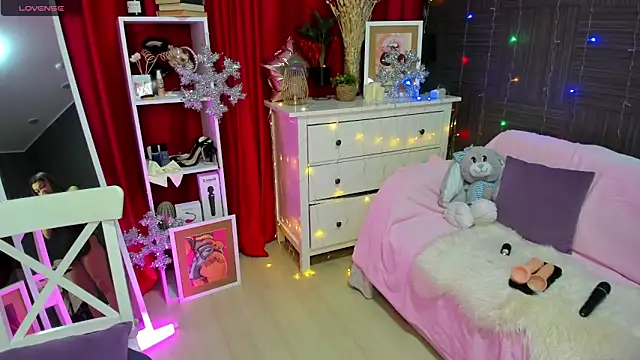 Snapshot of Queen_baby chatting on December 14, 2:44 am Queen baby online show from December 14, 2:44 am