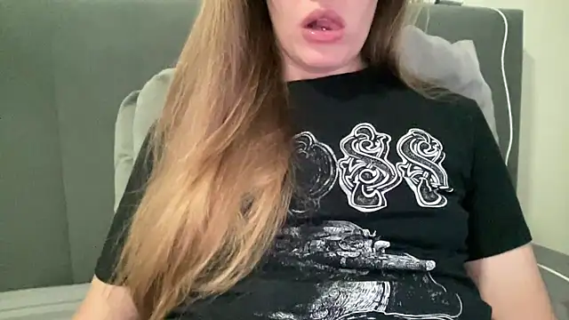 Snapshot of vanessa4you chatting on October 31, 4:31 am vanessa4you online show from October 31, 4:31 am