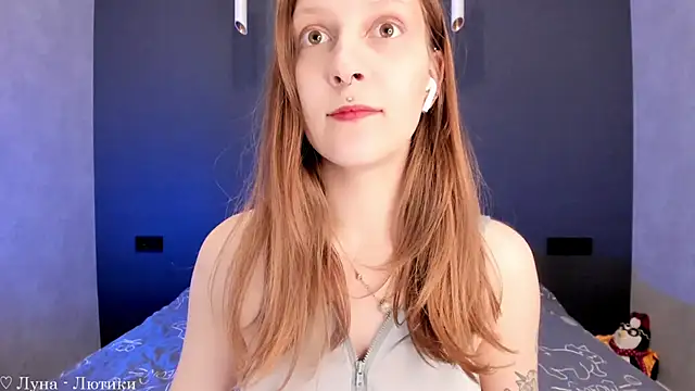 SolarAlice online show from December 8, 6:28 pm