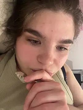 Mia Brackenridge26 online show from May 23, 7:35 pm