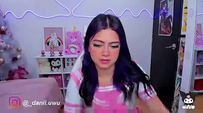 CuteDani  online show from December 9, 7:17 am