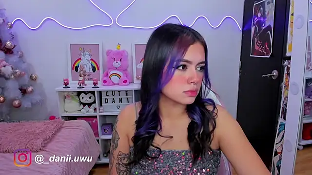 CuteDani  online show from December 24, 9:50 am