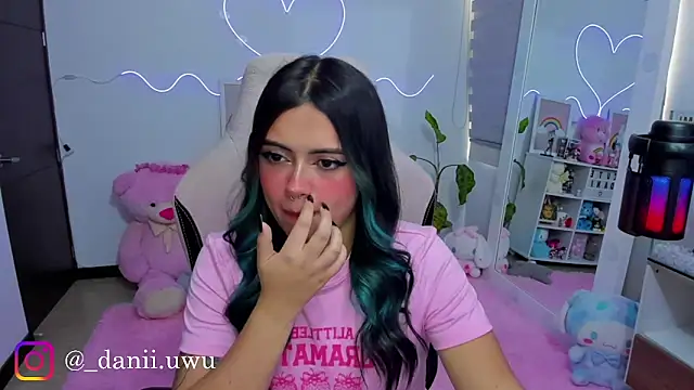 CuteDani  online show from March 2, 2:24 pm