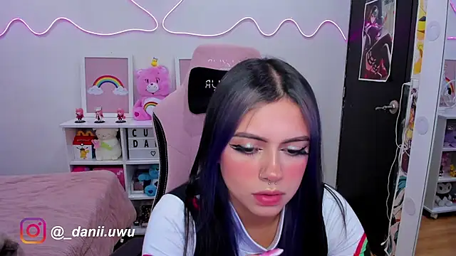 CuteDani  online show from February 1, 12:51 am