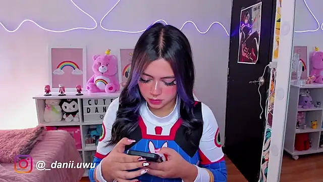 CuteDani  online show from January 18, 3:05 pm