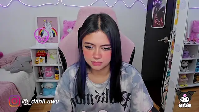 CuteDani  online show from March 3, 11:22 am