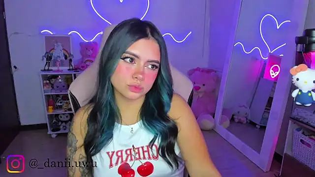 CuteDani  online show from February 5, 8:54 am