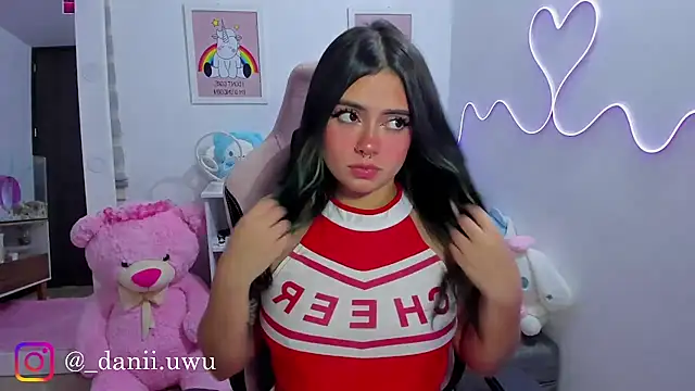 CuteDani  online show from June 26, 8:31 am
