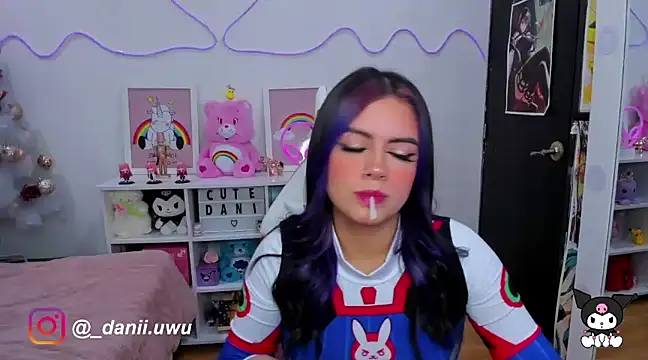 CuteDani  online show from December 4, 9:56 am