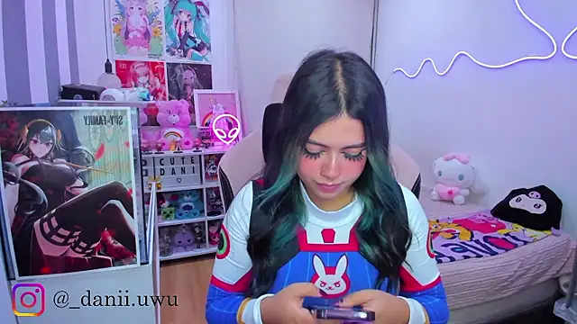 CuteDani  online show from January 7, 10:20 am