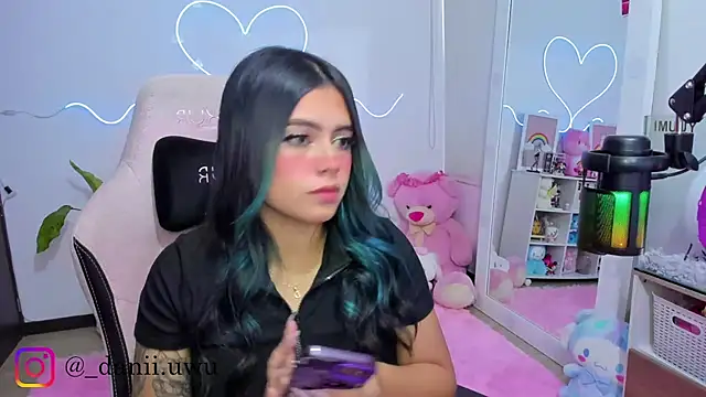 CuteDani  online show from February 11, 11:54 am