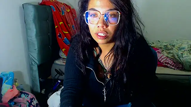 Snapshot of AmaraRoberts420 chatting on December 14, 1:56 am AmaraRoberts420 online show from December 14, 1:56 am