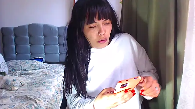 AmaraRoberts420 online show from February 4, 9:32 pm