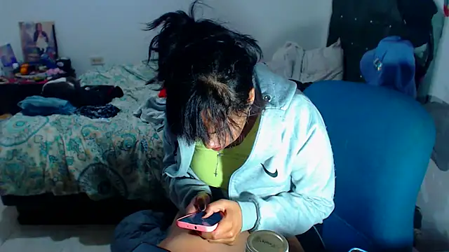 Snapshot of AmaraRoberts420 chatting on September 27, 4:18 am AmaraRoberts420 online show from September 27, 4:18 am