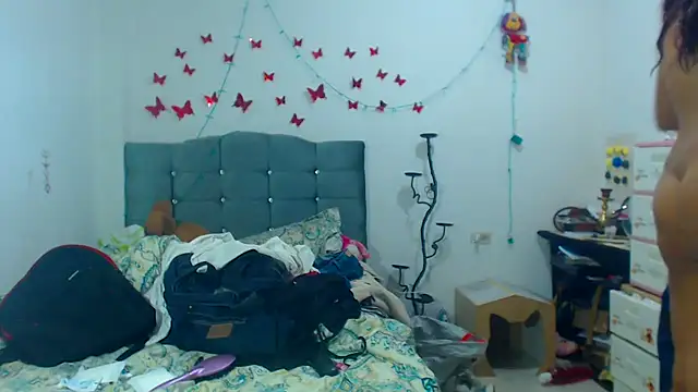 Snapshot of AmaraRoberts420 chatting on February 26, 3:35 am AmaraRoberts420 online show from February 26, 3:35 am