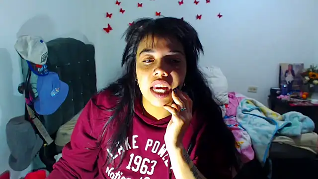 Snapshot of AmaraRoberts420 chatting on September 21, 10:37 pm AmaraRoberts420 online show from September 21, 10:37 pm