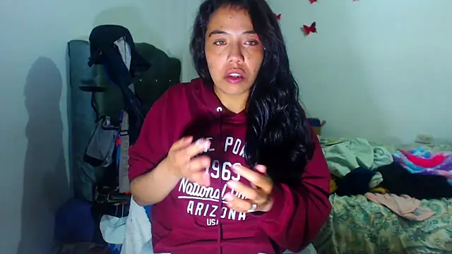 Snapshot of AmaraRoberts420 chatting on November 29, 4:01 am AmaraRoberts420 online show from November 29, 4:01 am