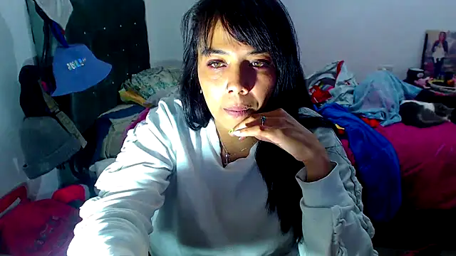 Snapshot of AmaraRoberts420 chatting on September 14, 12:22 am AmaraRoberts420 online show from September 14, 12:22 am