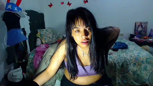 Snapshot of AmaraRoberts420 chatting on October 3, 12:03 am AmaraRoberts420 online show from October 3, 12:03 am