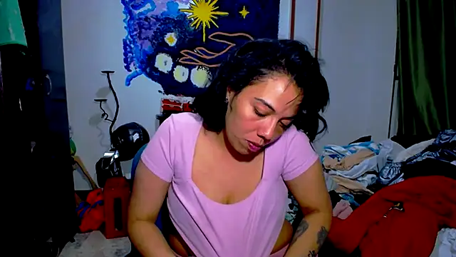 AmaraRoberts420 online show from May 15, 2:42 am