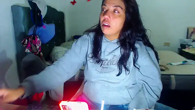 Snapshot of AmaraRoberts420 chatting on November 19, 1:27 am AmaraRoberts420 online show from November 19, 1:27 am