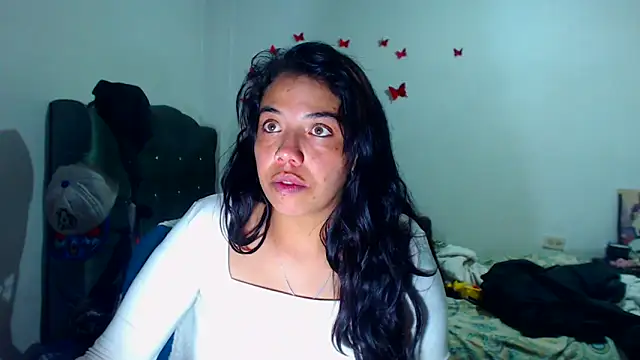 Snapshot of AmaraRoberts420 chatting on December 5, 3:38 am AmaraRoberts420 online show from December 5, 3:38 am