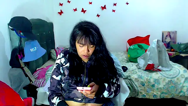 Snapshot of AmaraRoberts420 chatting on September 18, 5:21 am AmaraRoberts420 online show from September 18, 5:21 am