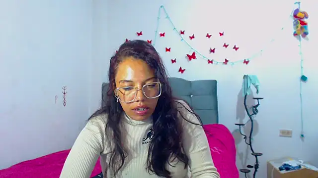 Snapshot of AmaraRoberts420 chatting on March 18, 10:37 pm AmaraRoberts420 online show from March 18, 10:37 pm