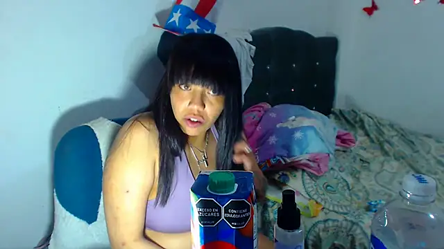 Snapshot of AmaraRoberts420 chatting on October 2, 6:17 am AmaraRoberts420 online show from October 2, 6:17 am