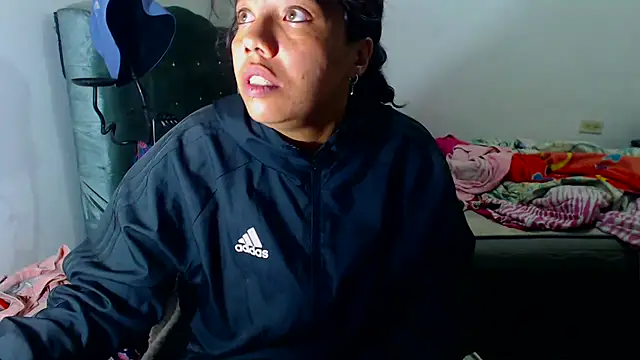 AmaraRoberts420 online show from December 17, 8:25 pm