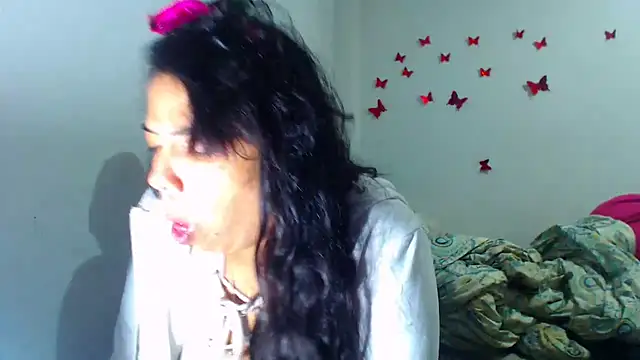 Snapshot of AmaraRoberts420 chatting on November 9, 4:16 am AmaraRoberts420 online show from November 9, 4:16 am