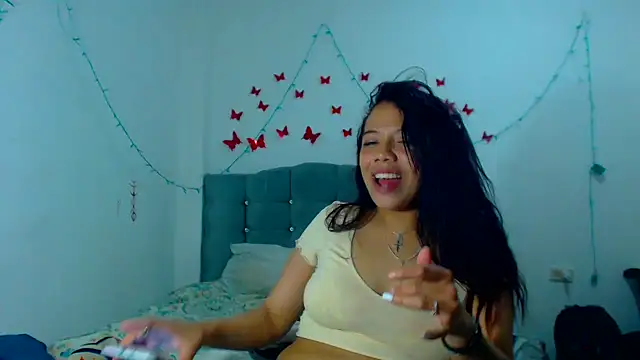 Snapshot of AmaraRoberts420 chatting on January 31, 11:24 pm AmaraRoberts420 online show from January 31, 11:24 pm