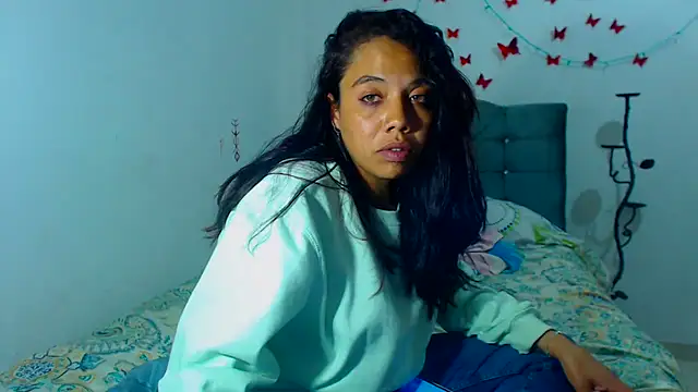 Snapshot of AmaraRoberts420 chatting on February 18, 12:37 am AmaraRoberts420 online show from February 18, 12:37 am