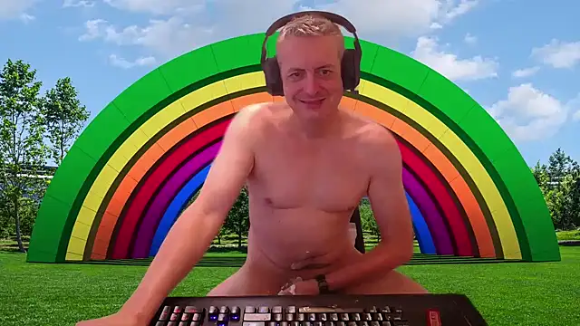 JulioMaximus online show from March 25, 5:34 pm