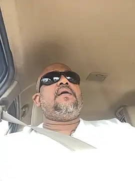 Dick 6inches online show from February 15, 5:30 am