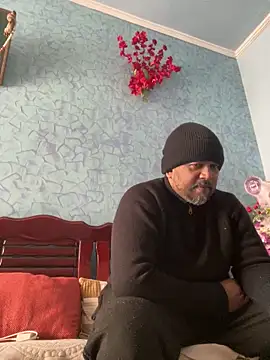 Dick 6inches online show from December 18, 8:30 am