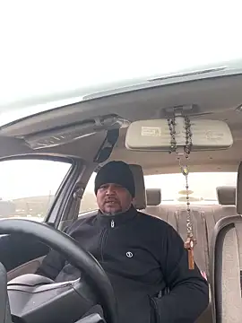 Snapshot of Dick_6inches chatting on December 15, 3:01 am Dick 6inches online show from December 15, 3:01 am