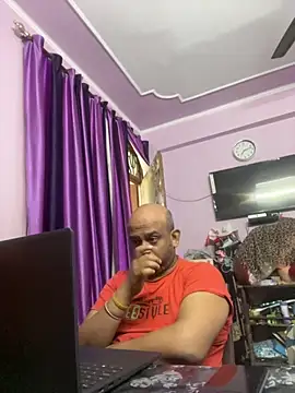 Snapshot of Dick_6inches chatting on October 8, 1:40 am Dick 6inches online show from October 8, 1:40 am