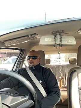 Snapshot of Dick_6inches chatting on December 1, 6:36 am Dick 6inches online show from December 1, 6:36 am