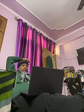 Snapshot of Dick_6inches chatting on November 22, 5:39 am Dick 6inches online show from November 22, 5:39 am