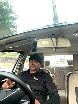 Snapshot of Dick_6inches chatting on October 27, 2:01 am Dick 6inches online show from October 27, 2:01 am