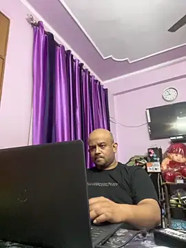 Snapshot of Dick_6inches chatting on October 27, 3:24 pm Dick 6inches online show from October 27, 3:24 pm