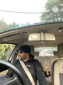 Snapshot of Dick_6inches chatting on November 4, 4:27 am Dick 6inches online show from November 4, 4:27 am