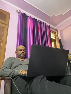 Snapshot of Dick_6inches chatting on November 28, 10:37 am Dick 6inches online show from November 28, 10:37 am