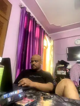 Snapshot of Dick_6inches chatting on October 16, 5:05 am Dick 6inches online show from October 16, 5:05 am