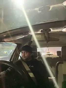 Snapshot of Dick_6inches chatting on October 31, 2:35 pm Dick 6inches online show from October 31, 2:35 pm