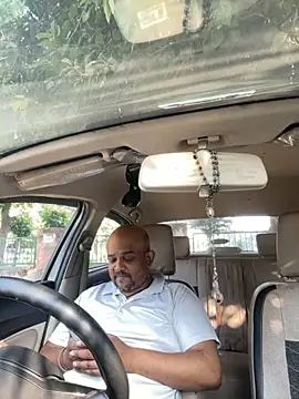 Snapshot of Dick_6inches chatting on October 26, 3:29 am Dick 6inches online show from October 26, 3:29 am