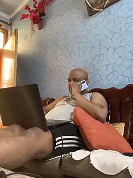 Dick 6inches online show from April 10, 11:39 am