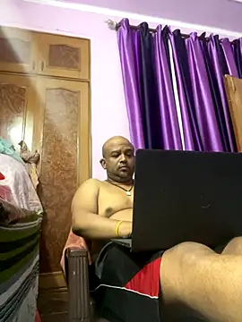 Snapshot of Dick_6inches chatting on October 7, 1:28 am Dick 6inches online show from October 7, 1:28 am